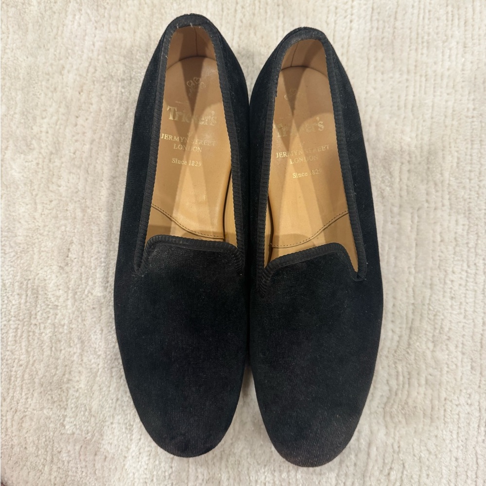 Tricker's Black Loafers Sleek Slip-Ons - Picture 11 of 12